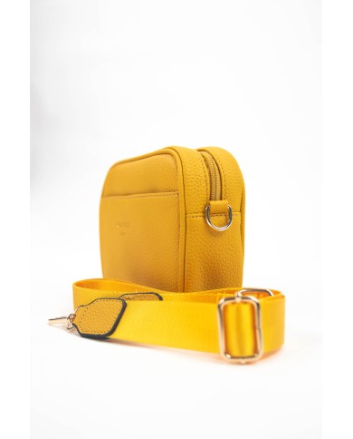 Borsa pochette gialla effetto tigrato con tracolla removibile doppie tasche esterne logo frontale stampato Borsa pochette gialla effetto tigrato con tracolla removibile doppie tasche esterne logo frontale stampato