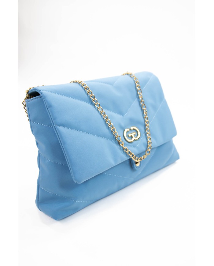 Borsa morbida celeste a tracolla con chiusura bottone a scatto e logo centrale Borsa morbida celeste a tracolla con chiusura bottone a scatto e logo centrale