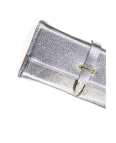 Portafoglio argento con placchetta dorata con due scompartimenti compreso di portadocumenti Portafoglio argento con placchetta dorata con due scompartimenti compreso di portadocumenti