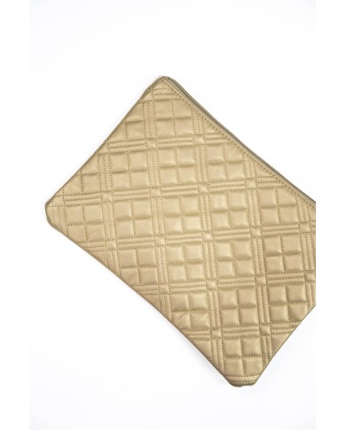 Borsa pochette oro trapuntata con logo chiusura a zip con manico