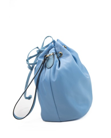 Borsa pochette celeste effetto liscio no tracolla chiusura a laccio logo frontale in oro Borsa pochette celeste effetto liscio no tracolla chiusura a laccio logo frontale in oro
