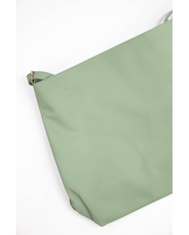 Borsa morbida verde con tracolla chiusura zip con doppio spazio interno Borsa morbida verde con tracolla chiusura zip con doppio spazio interno